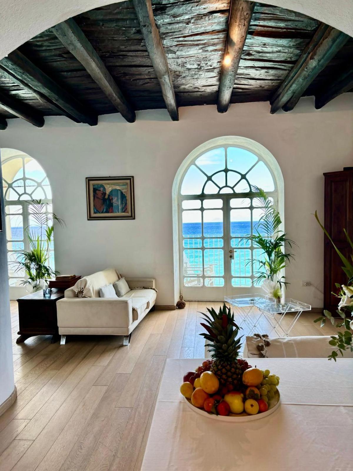 S'O Suites Tropea Exterior photo