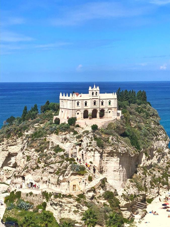S'O Suites Tropea Exterior photo